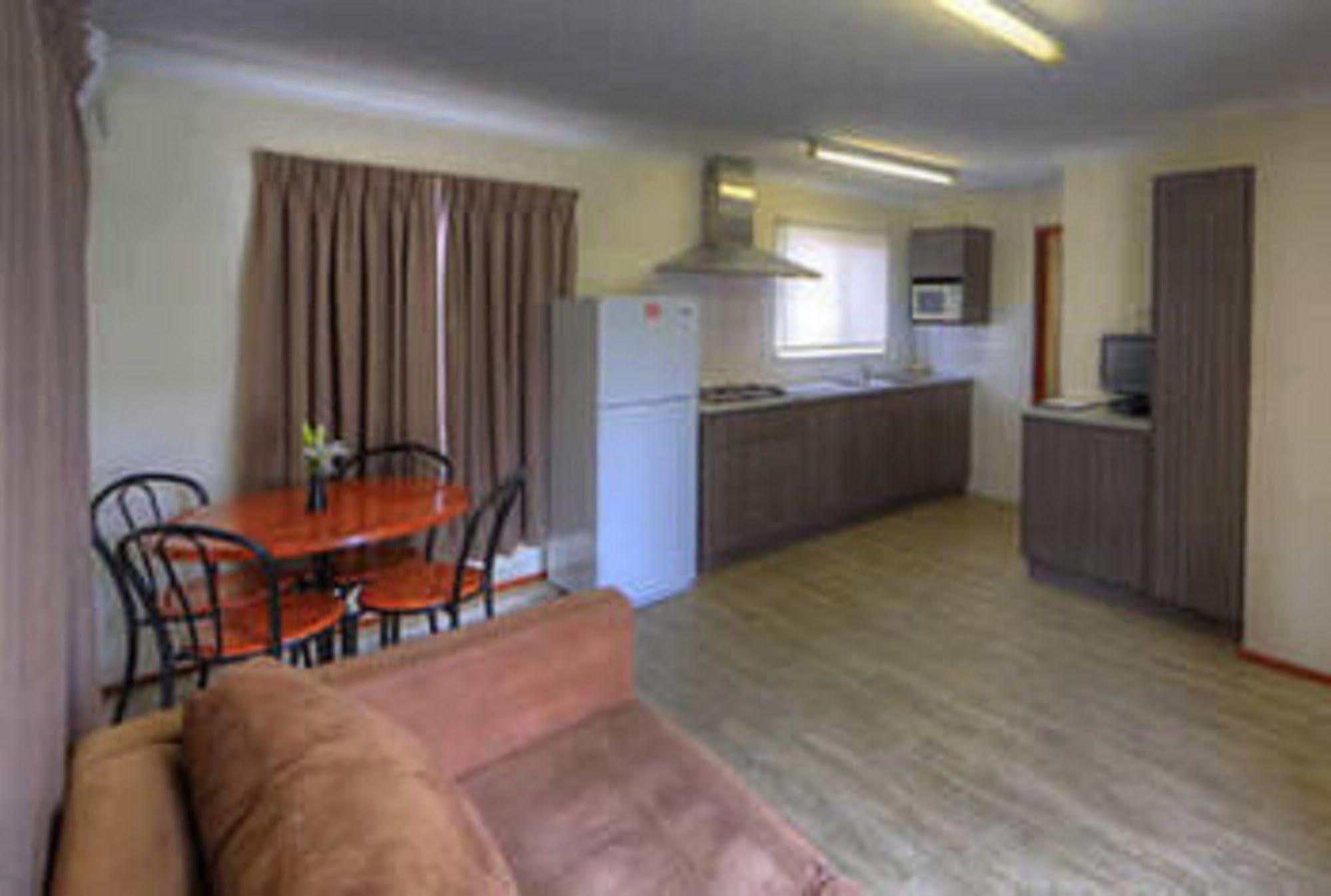 Central Caravan Park Перт Экстерьер фото