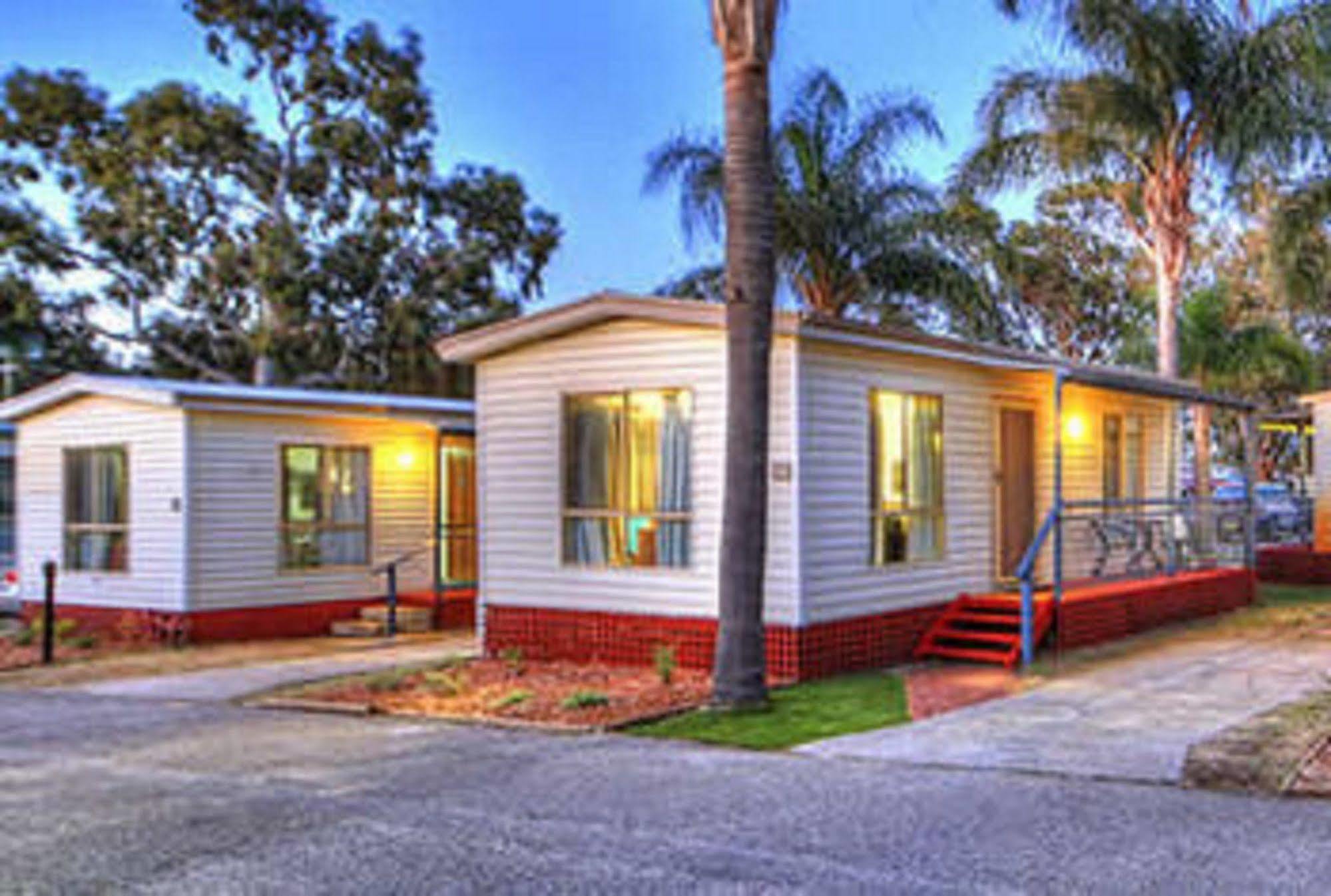 Central Caravan Park Перт Экстерьер фото
