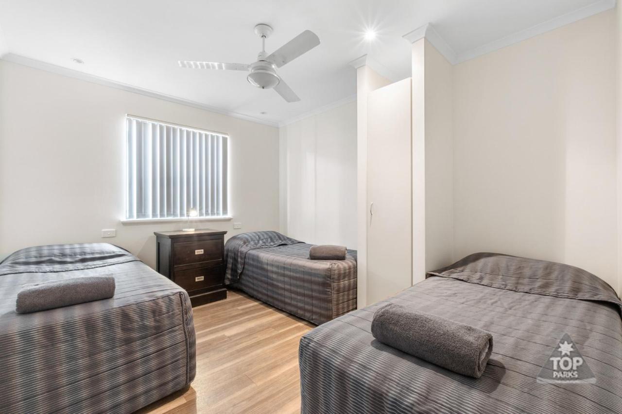 Central Caravan Park Перт Экстерьер фото