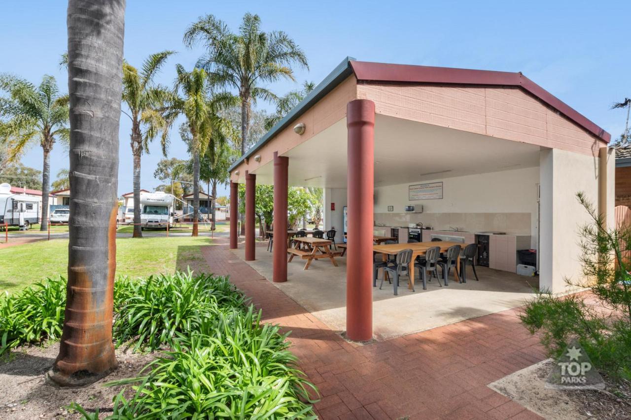 Central Caravan Park Перт Экстерьер фото